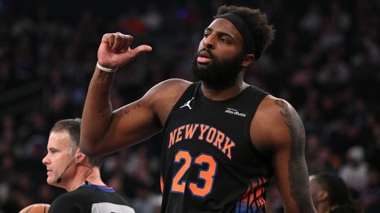 Steve Popper: Knicks' Mitchell Robinson showing leadership in words and deeds