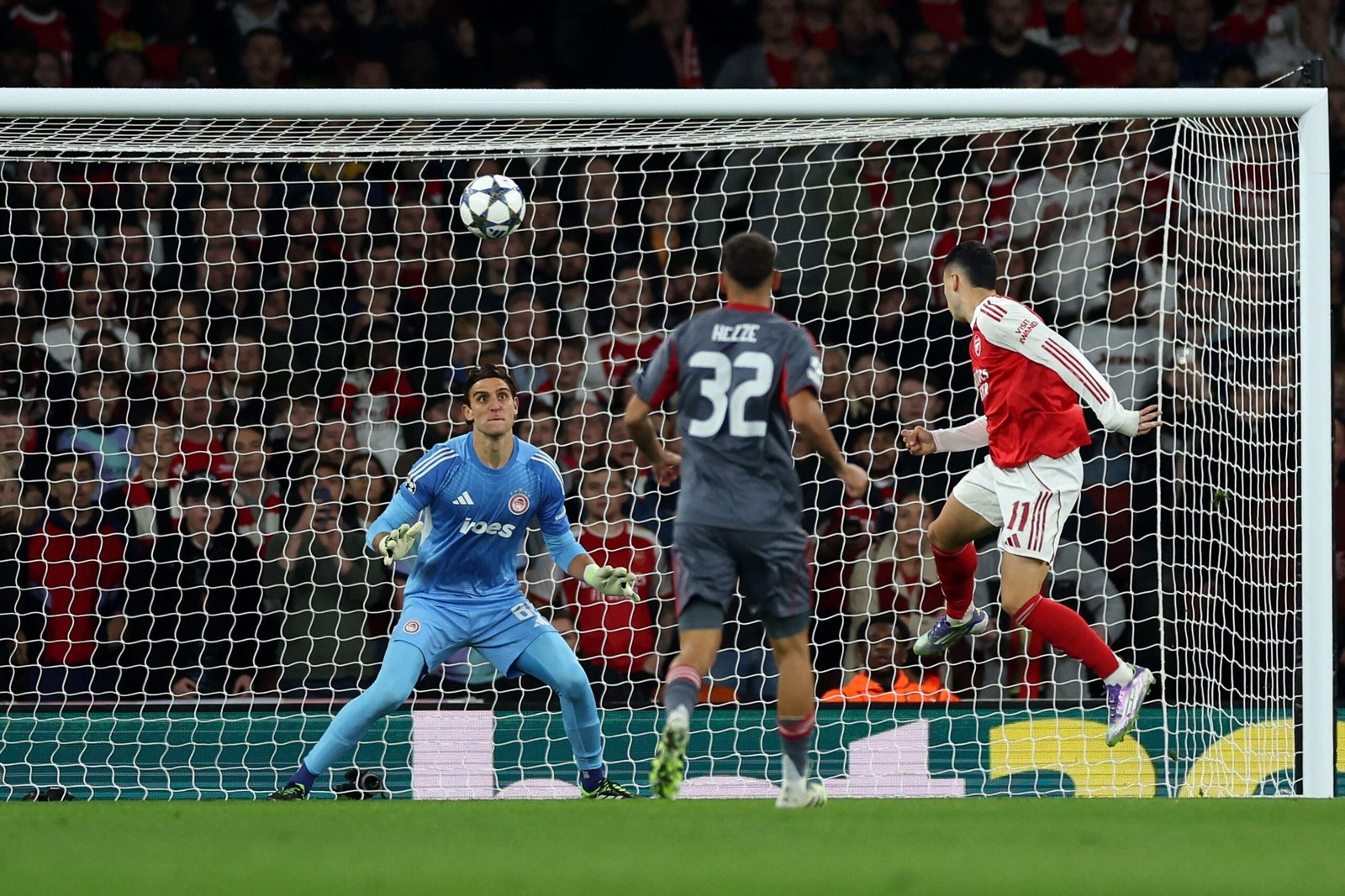 Técnico do Leverkusen questiona legalidade de gols de bola parada do Arsenal: 'Cada vez mais comum'