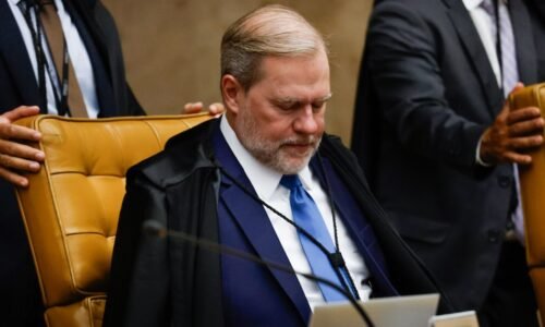 Toffoli se ancora em apoio do STF e avisa aos pares que vai julgar prisões de Vorcaro e Zettel
