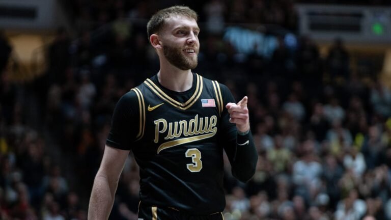 What Bobby Hurley said about Braden Smith nearing NCAA assists record