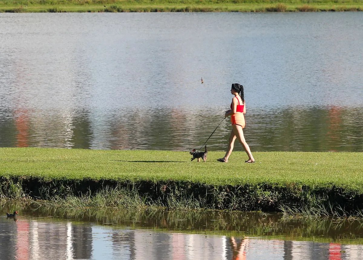 máximas acima de 30°C no último domingo de verão