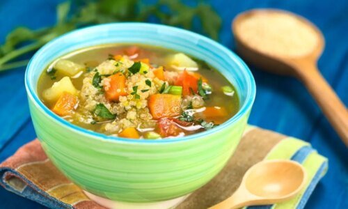 10 sopas ricas em proteínas para começar a semana