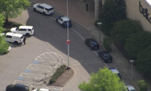 2 shot at Triangle Town Center in Raleigh :: WRAL.com