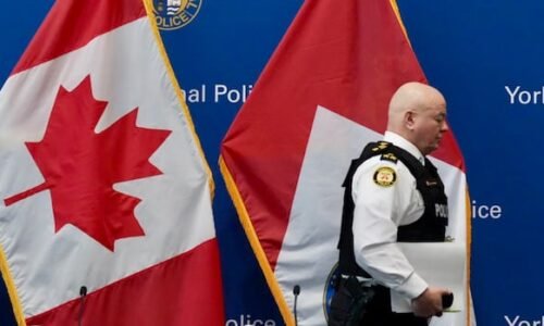 6 Toronto police officers charged in corruption probe now suspended without pay