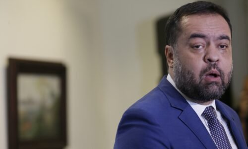 A escolta de 44 policiais do ex-governador Cláudio Castro