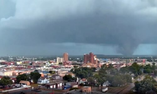 Almost 27 million Americans on alert for severe weather outbreak in Plains