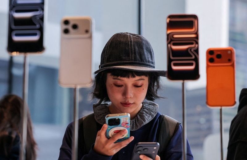 Apple's iPhone shipments in China surge 20% in Q1, data shows