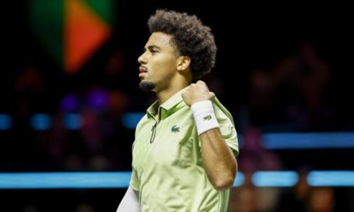 Arthur Fils déroule face à Brandon Nakashima pour aller en quarts de finale à Barcelone