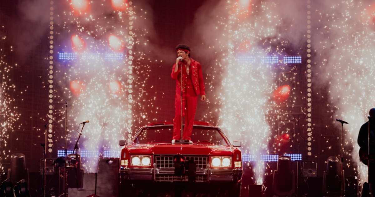 Bruno Mars brings funk perfection to 1st of 2 'Romantic Tour' nights in Atlanta