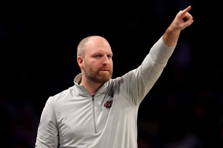 Bucks meet with Taylor Jenkins about head coach opening: Sources