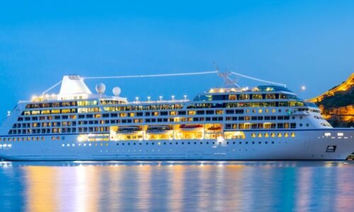 Carnival Corporation & Insiders Sold US$15m Of Shares Suggesting Hesitancy