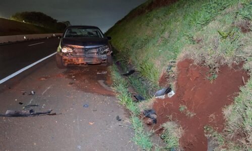 Carro com sangue e chaves na ignição é encontrado abandonado na BR-467 em Cascavel