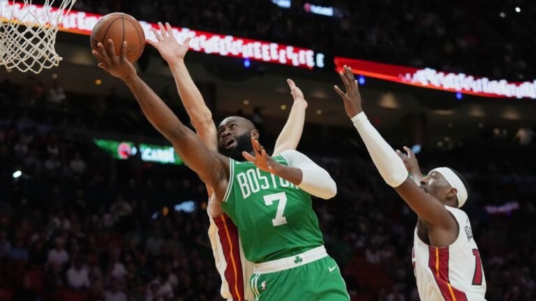 Celtics catch fire vs. Heat in 'exceptional' offensive night