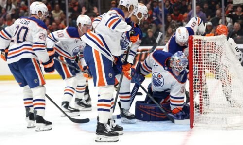 Commissioner Gary Bettman supports ruling on Ducks' OT goal
