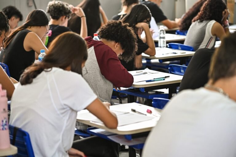Conheça o calendário do Vestibulinho das Etecs para o segundo semestre de 2026