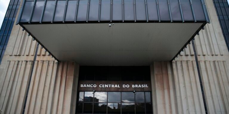 Copom decide Selic em meio a guerra e inflação acelerando