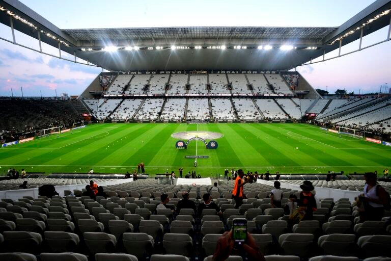 Corinthians x Palmeiras: onde assistir ao vivo, horário e escalações
