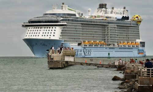 Couple allegedly stole over $200K for cruise, other luxury goods