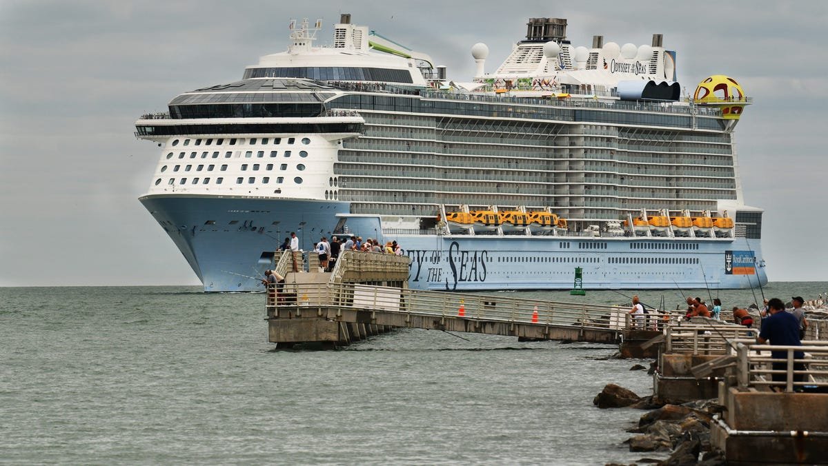 Couple allegedly stole over $200K for cruise, other luxury goods