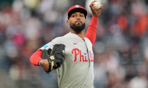 Cristopher Sánchez hurt by misplays in start vs. Giants