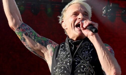 David Lee Roth Brings Back Rare Van Halen Gem on Opening Night