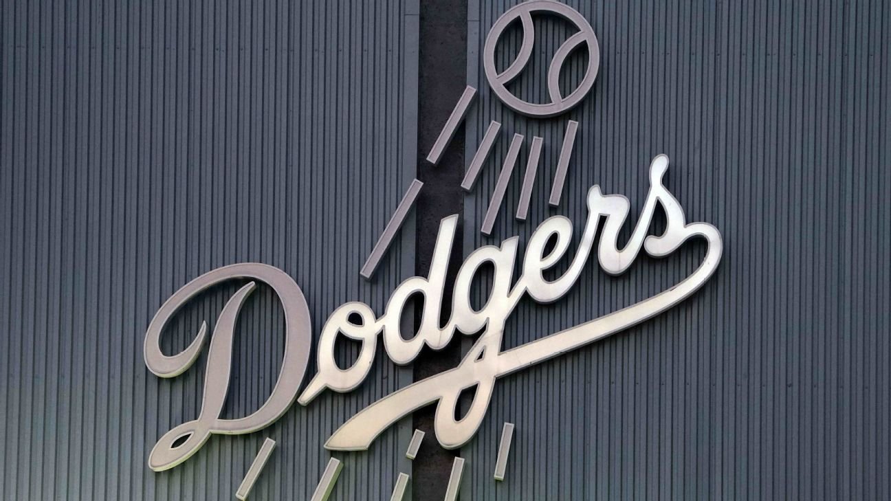Dodgers get RHP Griff McGarry from Phillies for international pool money