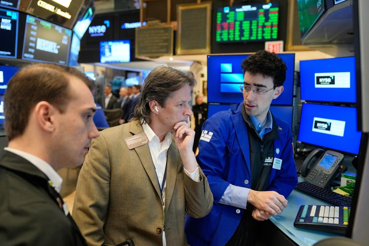 Dow, S&P 500, Nasdaq futures stall with Strait of Hormuz still blocked ahead of peace talks