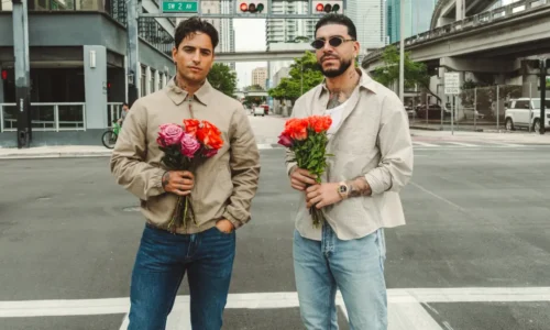 El romance de Ryan Castro y Maluma se toman la música para liderar estrenos de la semana