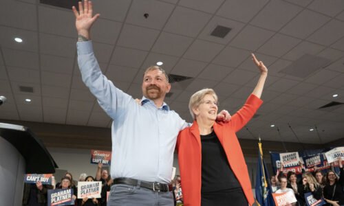 Elizabeth Warren rallies with Graham Platner in Maine's Democratic Senate primary