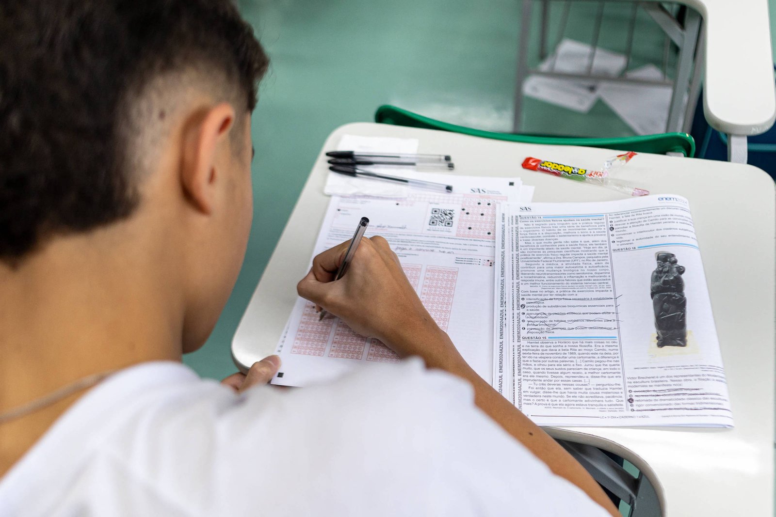 Enem 2026: como pedir isenção da taxa de inscrição - 12/04/2026 - Educação