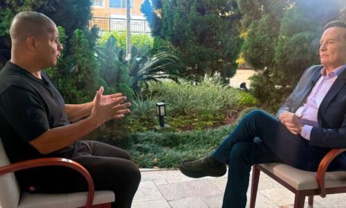 Entrevistas exclusivas com Marcelinho Carioca e as filhas de Stênio Garcia, no “Domingo Espetacular”