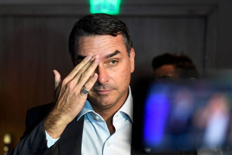 Flávio Bolsonaro tem obstáculos a vencer até as urnas - 25/04/2026 - Dora Kramer