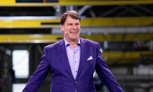 Ford CEO Said There's a Reason He Chose to Drive Xiaomi and Not Tesla