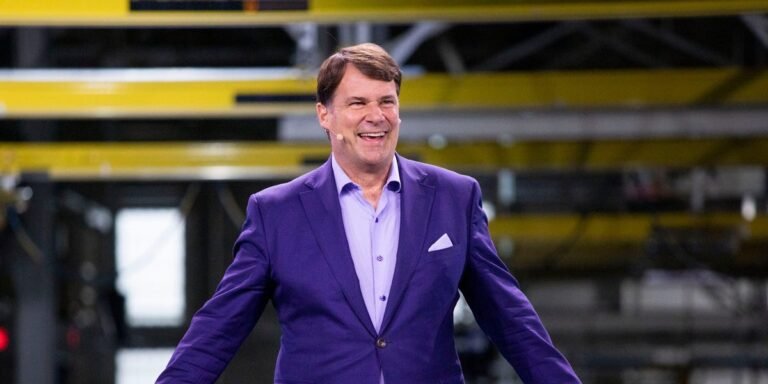 Ford CEO Said There's a Reason He Chose to Drive Xiaomi and Not Tesla