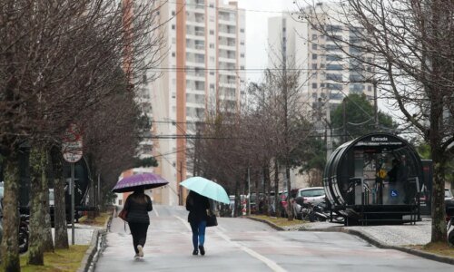 Frio ganha força e Curitiba registra a tarde mais gelada de 2026