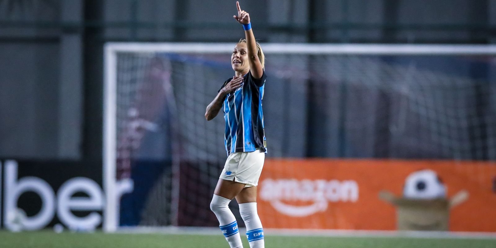 Grêmio derrota Bahia no fechamento da 8ª rodada