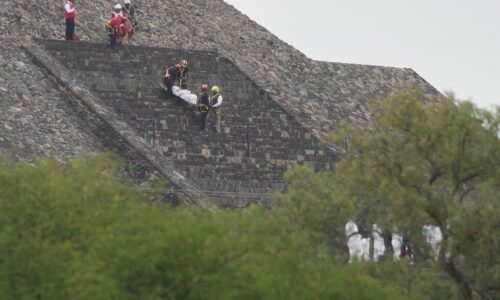 Gunman shoots several tourists at Teotihuacán pyramids in Mexico