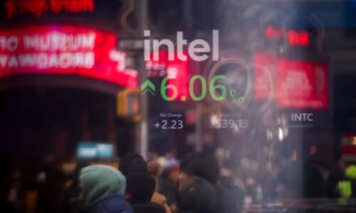 Intel’s $100 Billion April Rally Makes It Market’s Hottest Stock