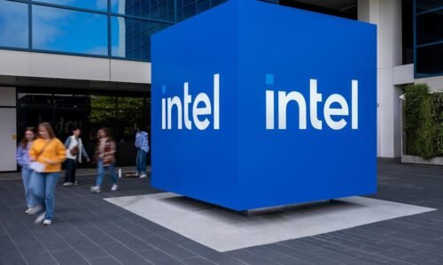 Intel’s $250 Billion Rally Slams Into a Potential Earnings Wall