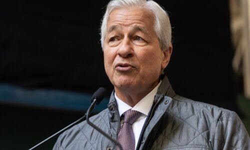 JPMorgan Chase CEO Jamie Dimon Pushes For In-Office Work, Saying 'If You Go To A Meeting With Me, You Got My Full Freaking Attention'
