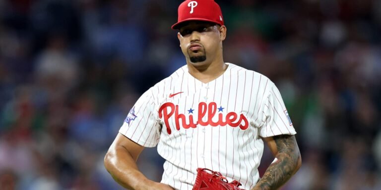 Jhoan Duran to injured list with left oblique strain
