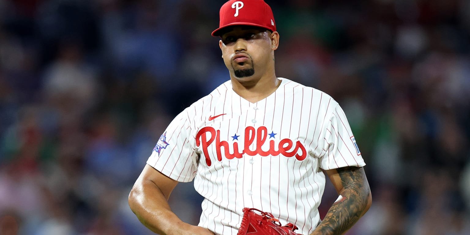 Jhoan Duran to injured list with left oblique strain