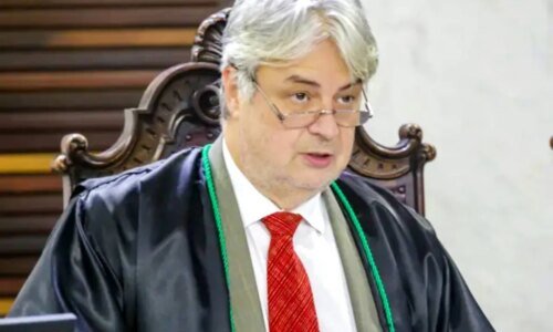 Justiça reduz em R$ 917 mil valor a ser pago para Maurício Requião