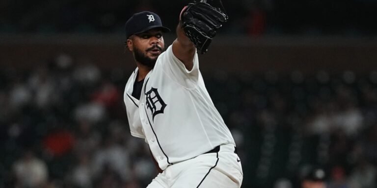 Kenley Jansen third on MLB's career saves list