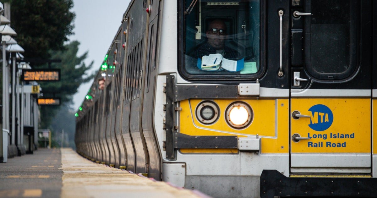 LIRR delays, reroutes after train gets stuck in tunnel during morning commute