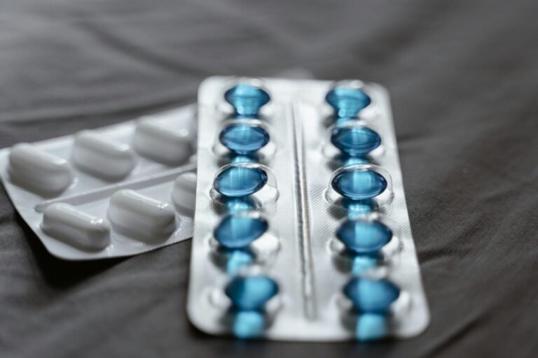 Descubra as principais distinções entre os tipos de medicamento e faça escolhas conscientes na hora de comprar