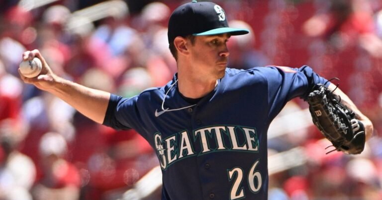 Mariners sweep Cardinals after Rob Refsnyder hits go-ahead home run