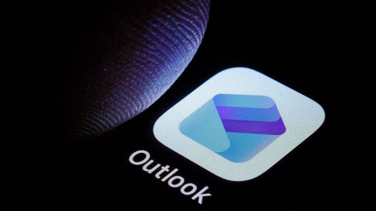 Microsoft Outlook's Outage Is Fixed, but You May Have to Log Back In