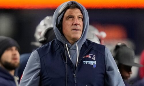 Mike Vrabel back at Patriots facility after just two days away, raising eyebrows across the NFL