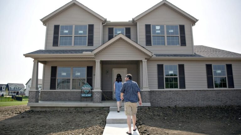 Mortgage rates fall to 6.37%: Freddie Mac